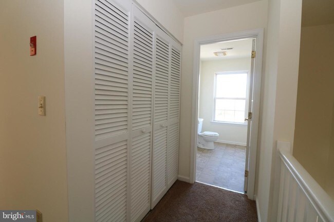 Building Photo - 504 Fairnest Ct