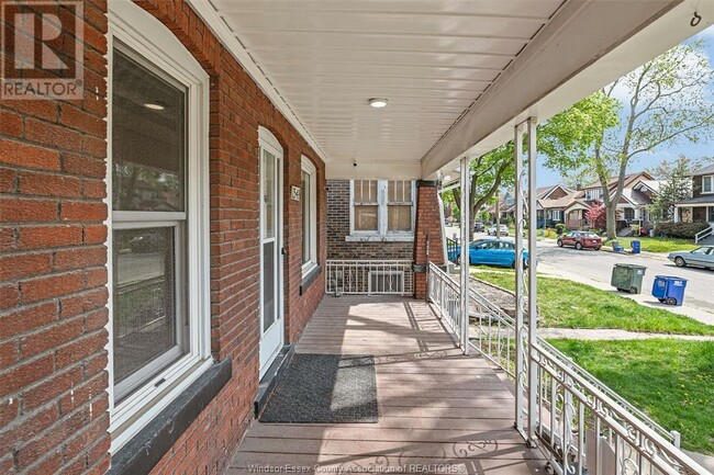 Photo du bâtiment - 1548 Dougall Ave