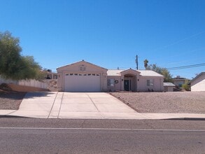 Building Photo - 2892 Daytona Ave