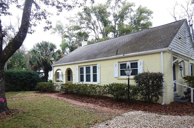 Building Photo - 409 NW 24th St