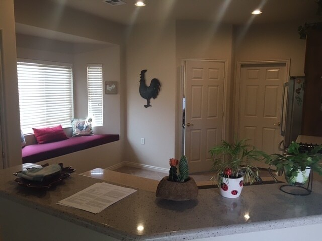 Building Photo - Wonderful Furnished home in Sun River.  55...