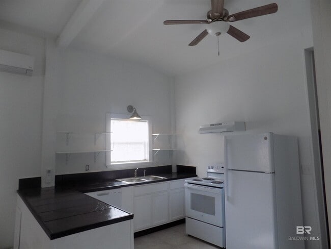 Building Photo - 7080 Hurricane Rd