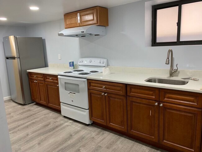 Foto del edificio - 5632 Beacon St