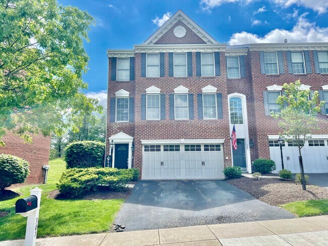 Building Photo - Modern Elegance: Newly Remodeled Home with 2-Car Garage in Wexford, PA