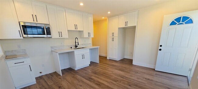 Foto del edificio - 614 W 84th St