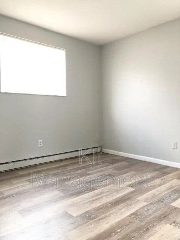 Foto del edificio - 720 W Alexis Rd