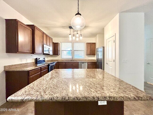 Foto del edificio - 1418 S Jessica Ln