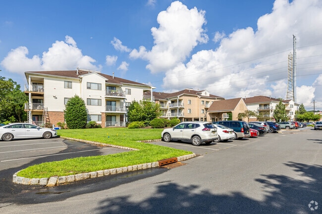 Foto del edificio - Edison Woods Senior