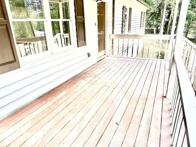 Building Photo - 100 Pecks Creek Ct