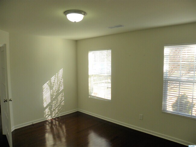 Building Photo - 225 Laramie Circle