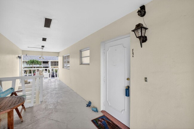 Foto del edificio - 2755 NE 28th Ave