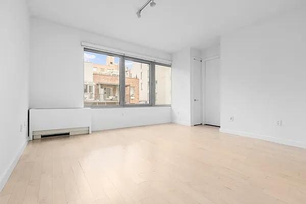 Building Photo - 447 W 18th St