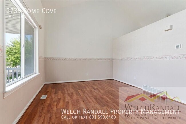 Foto del edificio - Captivating Single-Family Home in West Val...