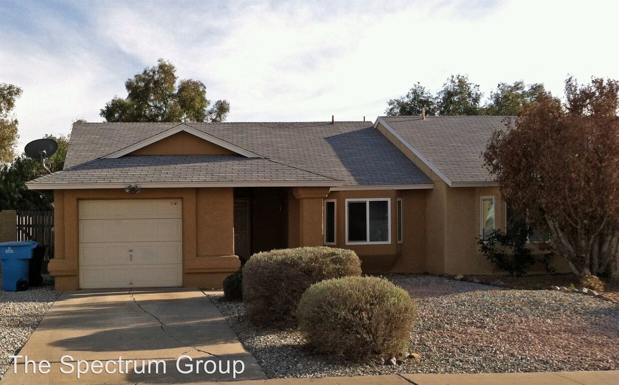 Foto principal - 3041 W Rose Garden Ln