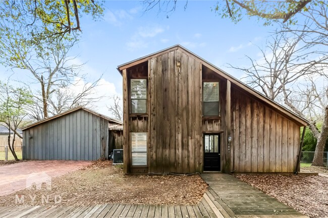 Foto del edificio - 1907 Whippoorwill Ln