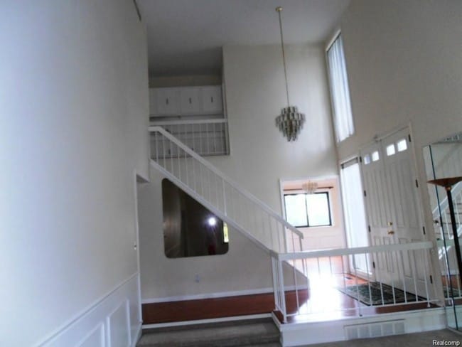 Building Photo - 5086 Falmouth Dr