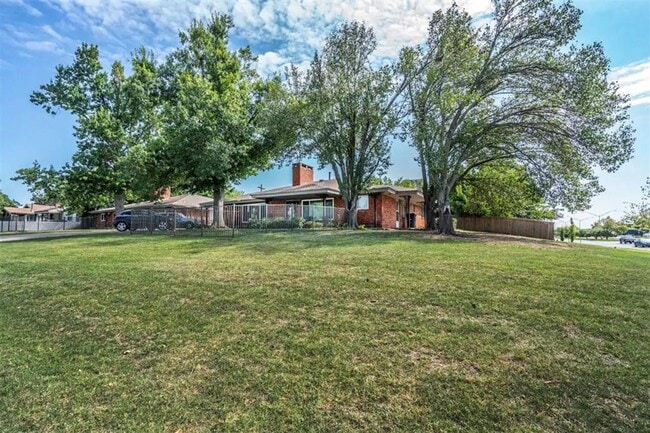 Building Photo - Fully Furnished Home in Putnam Heights + All Appliances