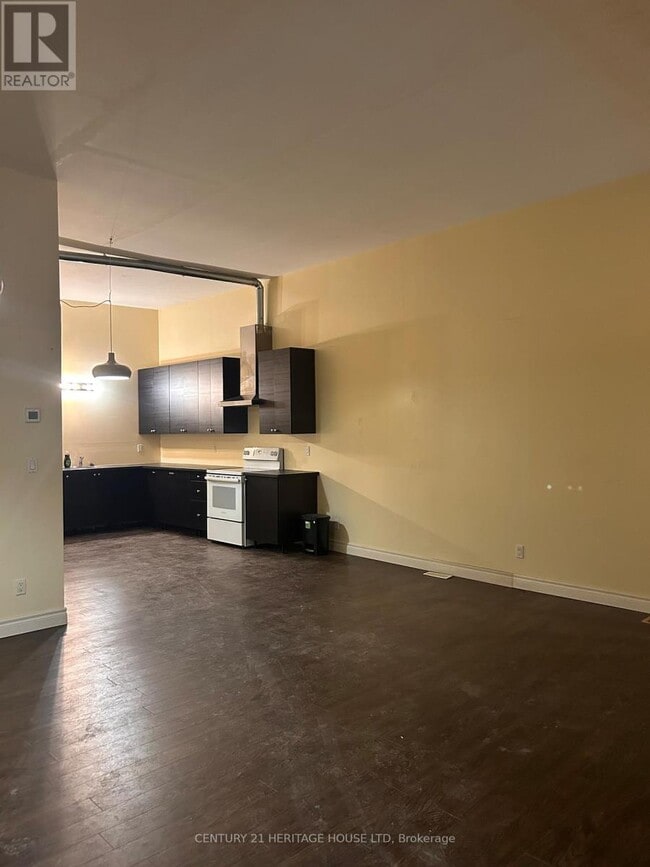 Building Photo - 11 Hiawatha St