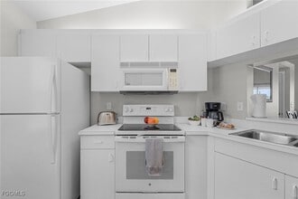Building Photo - 12131 Summergate Cir