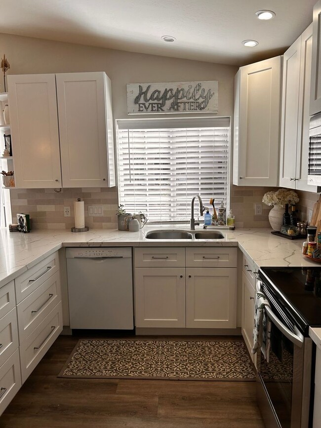 Building Photo - 519 Mill Dr