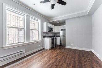 Building Photo - 640 W Wrightwood Ave