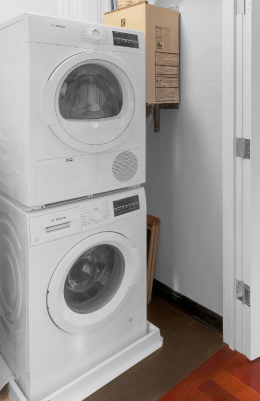 Building Photo - 123 Main St