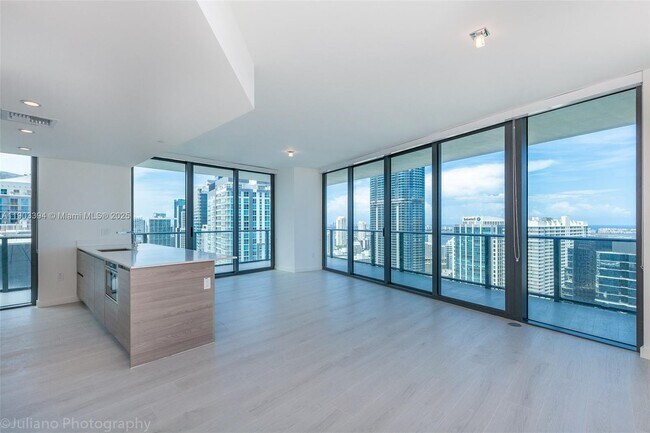 Building Photo - 1300 S Miami Ave