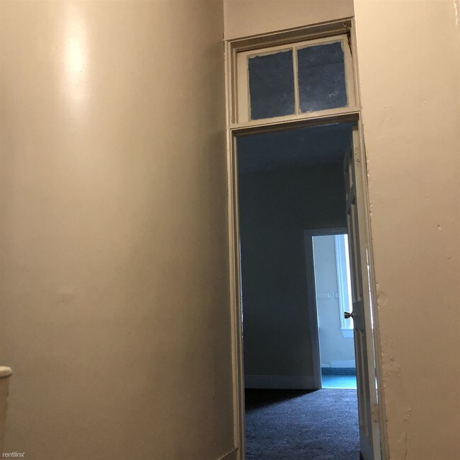 Building Photo - 2 br, 1 bath Apartment - 247 Burton St SW # 2