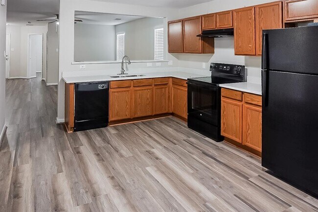 Foto del edificio - 8122 Arrington Forest Ln