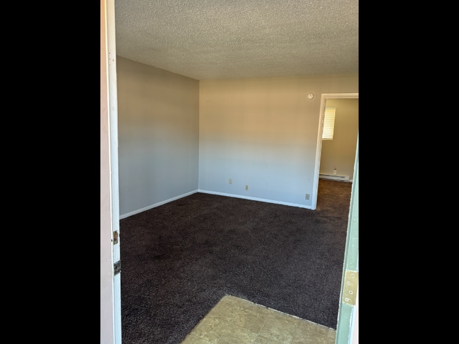 Building Photo - 276 White Bridge Pike