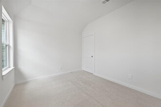 Building Photo - 3238 Kindred Wy
