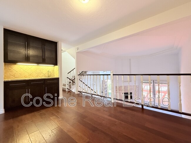 Building Photo - 2561 Navarra Dr
