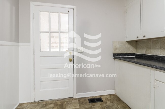 Foto del edificio - 2342 Center St