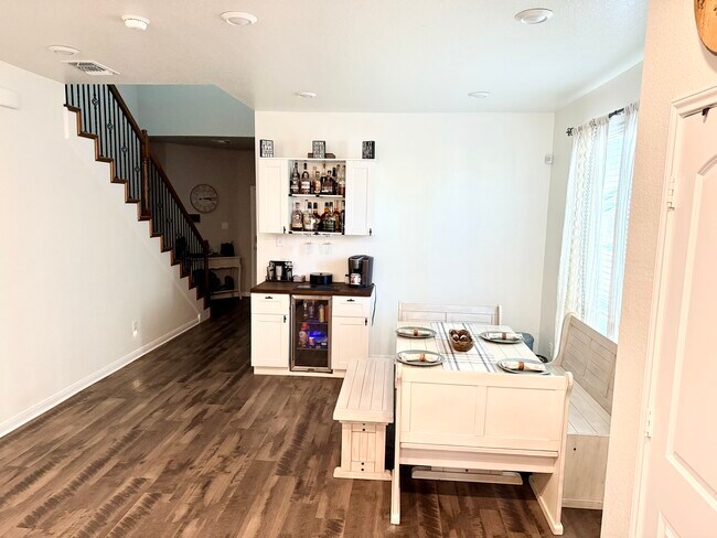 Comedor - 834 Ross Rd