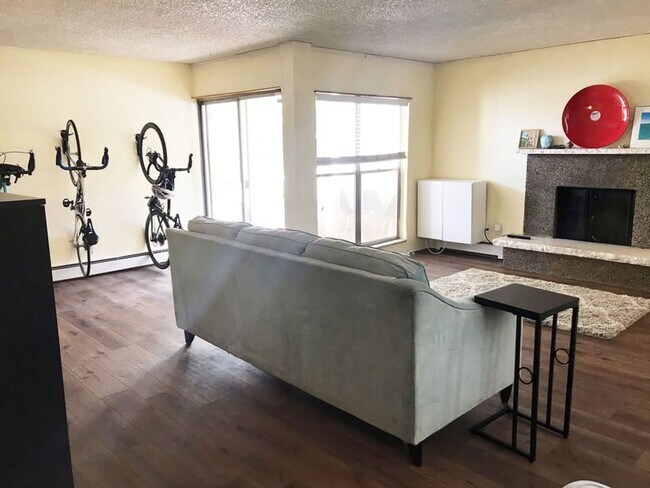 Foto del edificio - 2 Bedroom Condo in Stratford Park