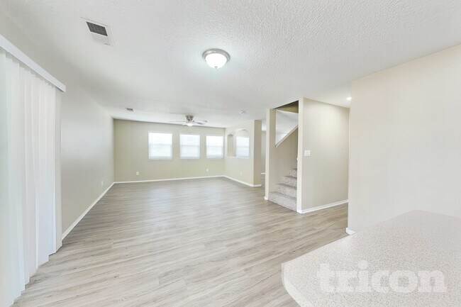 Foto del edificio - 6407 Black Hawk Dr NE