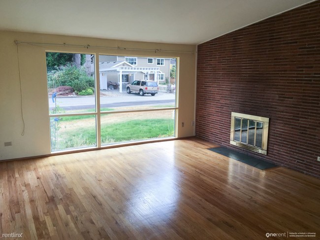 Building Photo - 14238 SE Eastgate Dr