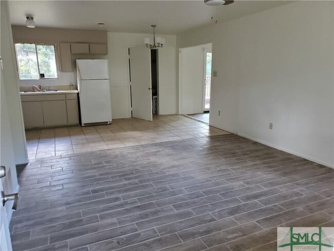 Building Photo - 12203 Bedford Dr