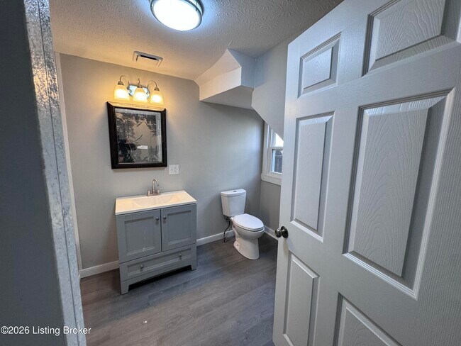 Building Photo - 207 N 19th St