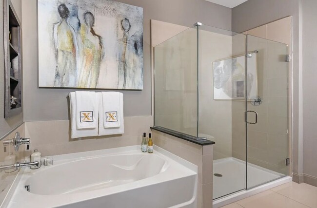 Foto del edificio - Ultra Luxury, Desirable Finishes/Amenities...