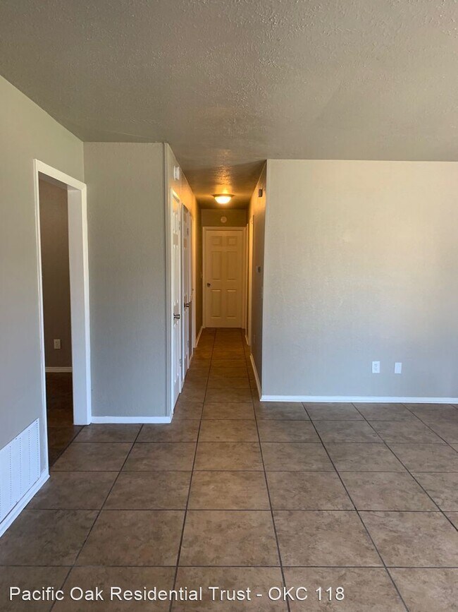 Foto del edificio - 3 br, 2 bath House - 1205 NW 105th St