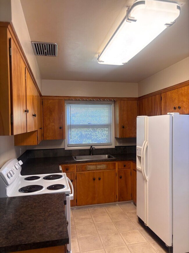 Building Photo - 9851 SE 43rd Ave