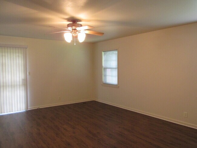 Foto del edificio - ***342 SW D Street***