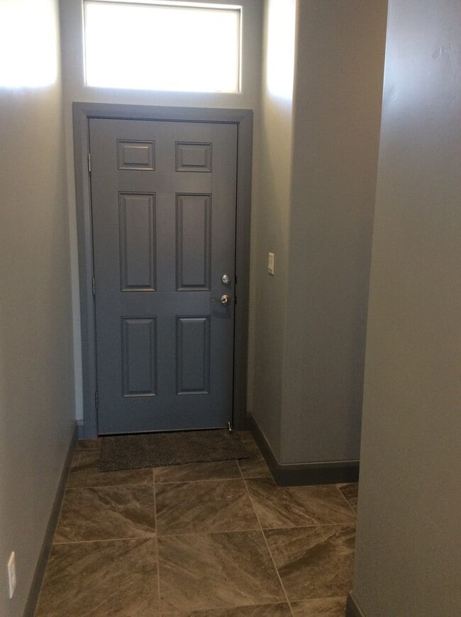 Building Photo - 3 Bed 2 Bath Townhome in Hurricane