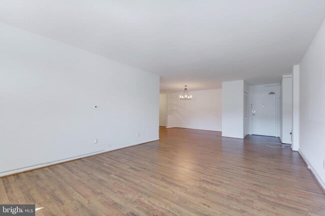 Building Photo - 4977 Battery Ln