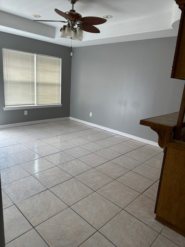 Foto del edificio - 2300 N Erica St