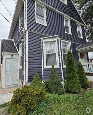 Building Photo - 1444 Esterbrook Ave