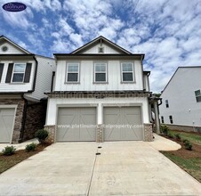Building Photo - 5770 Thornton Dr