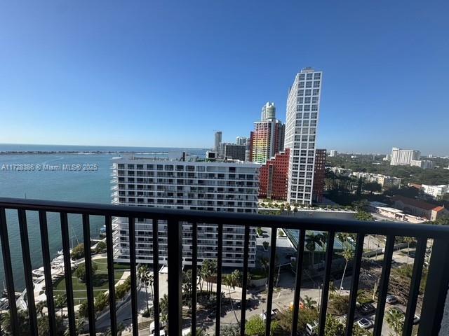 Foto del edificio - 1450 Brickell Bay Dr