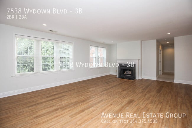 Building Photo - Amazing Condo